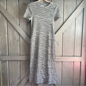 Anthropologie‎ Daily Practice Zebra Maxi Waffle Knit gray Size Small
